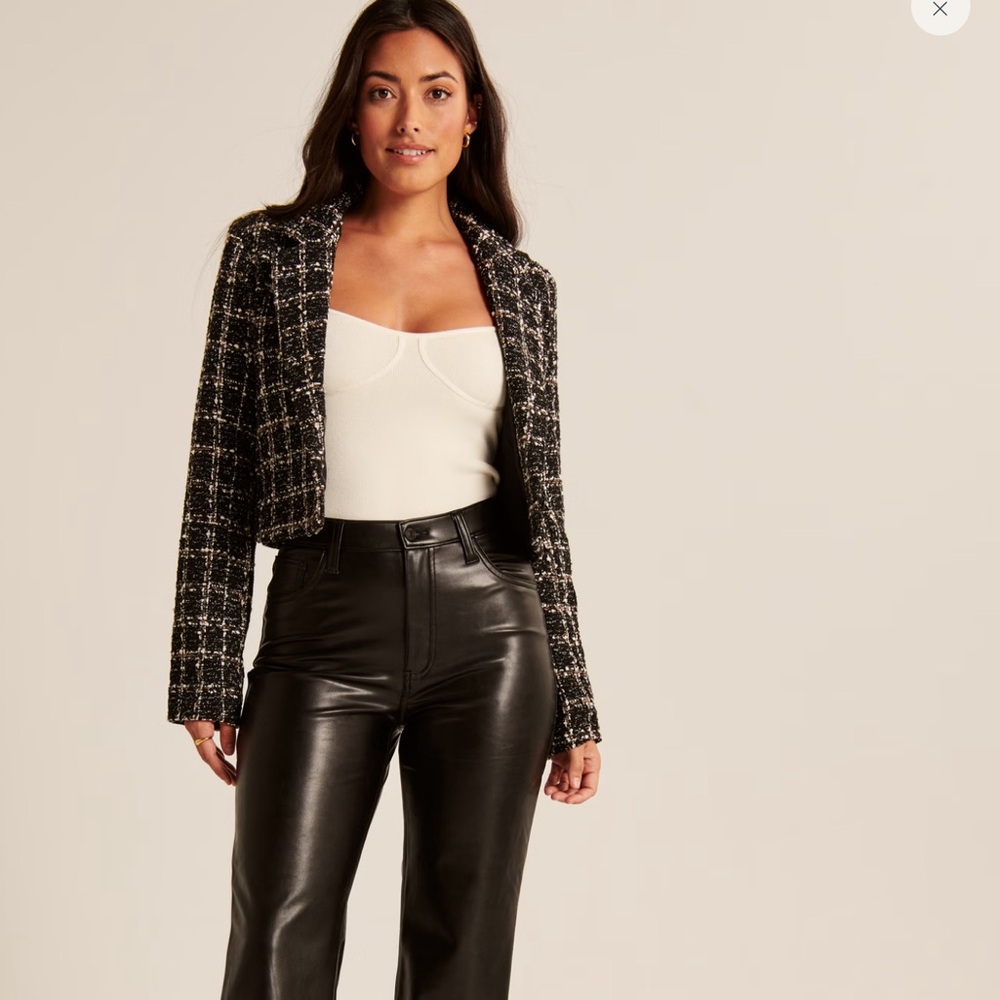 Abercrombie Curve Love Vegan Leather 90s High-Rise Relaxed Pant- Black